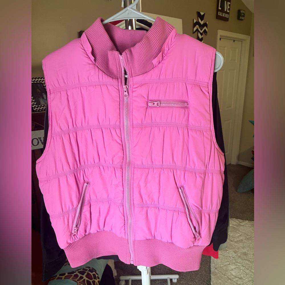 NWOT, Ambition brand down vest, Pink size Large